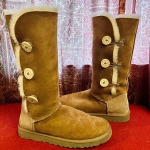 Ugg Bailey Button Triplet